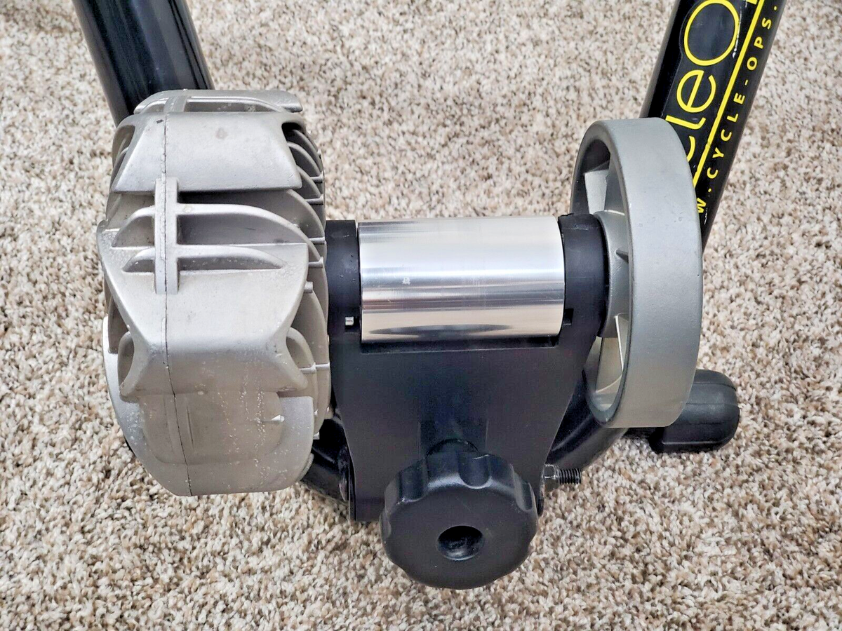 CycleOps Fluid 2 Bicycle Cycling Indoor Bike Trainer | eBay