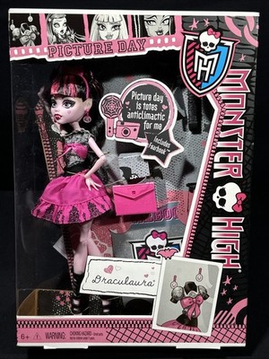 2012 MONSTER HIGH PICTURE DAY DRACULAURA