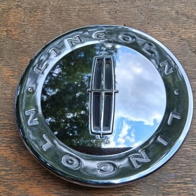 Lincoln Town Car, MKZ, MKX center cap, 2003-2011 p/n 7A13 1A096 BA 02