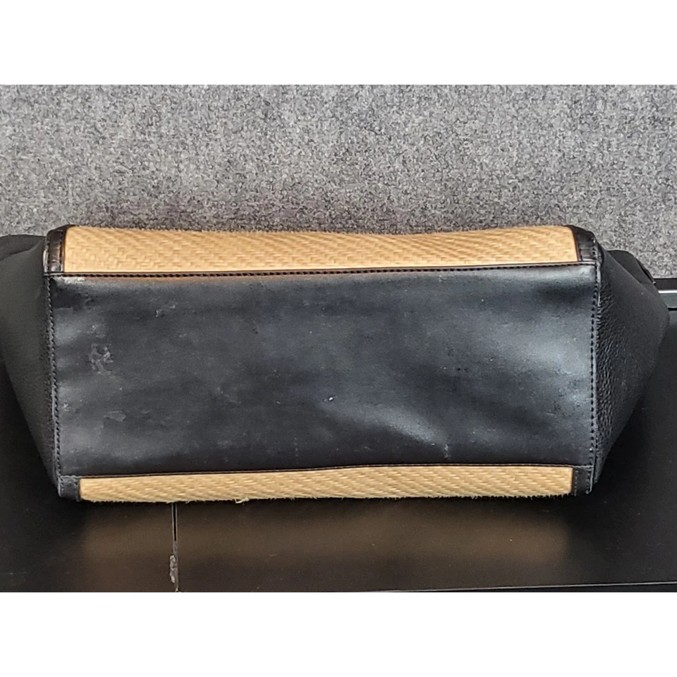 Bolsa tote Michael Kors Karlie preta de couro e tecido de palha bolsa de grife - Imagem 4 de 4