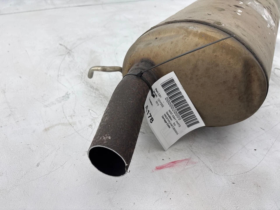 Tubo silenciador de escape Honda Odyssey 2011-2017 OEM Foto 3 de 4