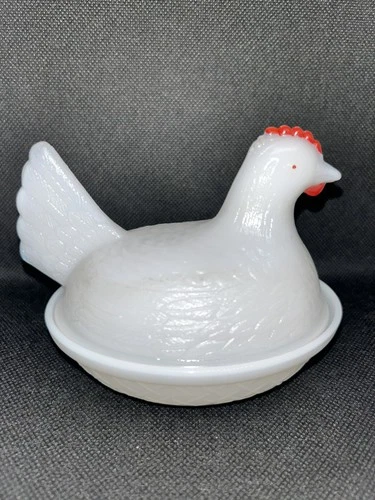 🐣 Vintage 5" Milk Glass Hen on Nest -  Easter Candy Dish Red Painted Comb 4”x5”