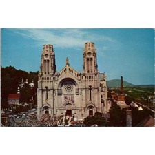 The Basilica Ste-Anne De Beaupre PQ Canada Postcard PC554