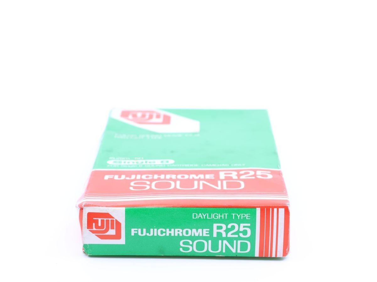 FUJIFILM  フジカラー　ホームムービー　Single8  空リール Fuji Fujichrome R25 color sound 8mm film for Single-8 cartridge