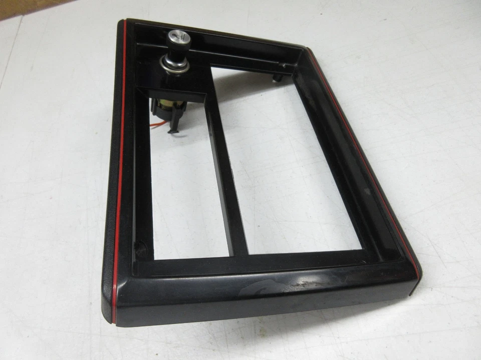 1986 - 1988 雪佛兰 El Camino Malibu Monte Carlo Dash 收音机装饰边框环绕原始设备制造商 — 第 3/4 张图片