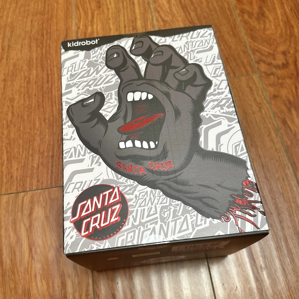 Kidrobot Santa Cruz Screaming Hand 9" Vinilo Arte Figura Sangre Cromo Patinetas Foto 4 de 4