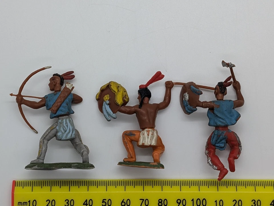 Vintage 3 Britains Swoppet Indian Braves Native Americans  - Image 3 of 4