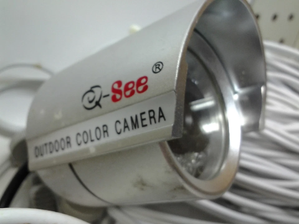 Cámara digital IR QOCDC modelo Q-See soluciones periféricas domo de aluminio Foto 3 de 4