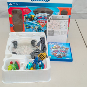 Activision Skylanders Trap Team PS4 Starter Pack w/ Portal & Figures