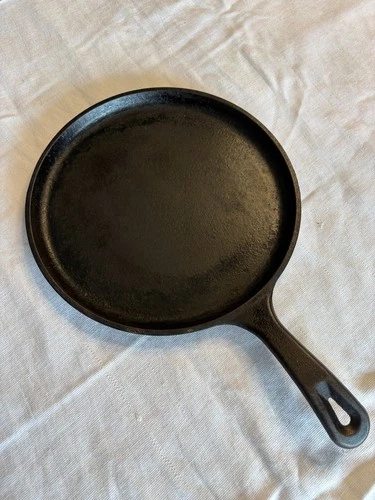 Vintage Lodge Cast Iron Skillet Pan 10” USA Frying Pan Round 90G