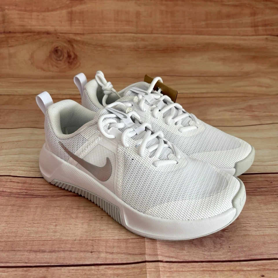 Nike MC Trainer 3 Womens Size 7.5 White Athletic Training Shoes FQ1830 100 New - Image 4 of 4