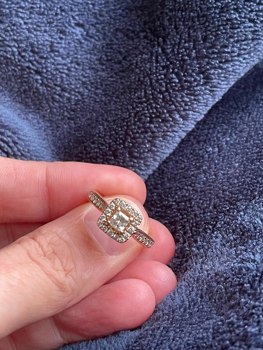 Rose gold leo diamond hotsell ring