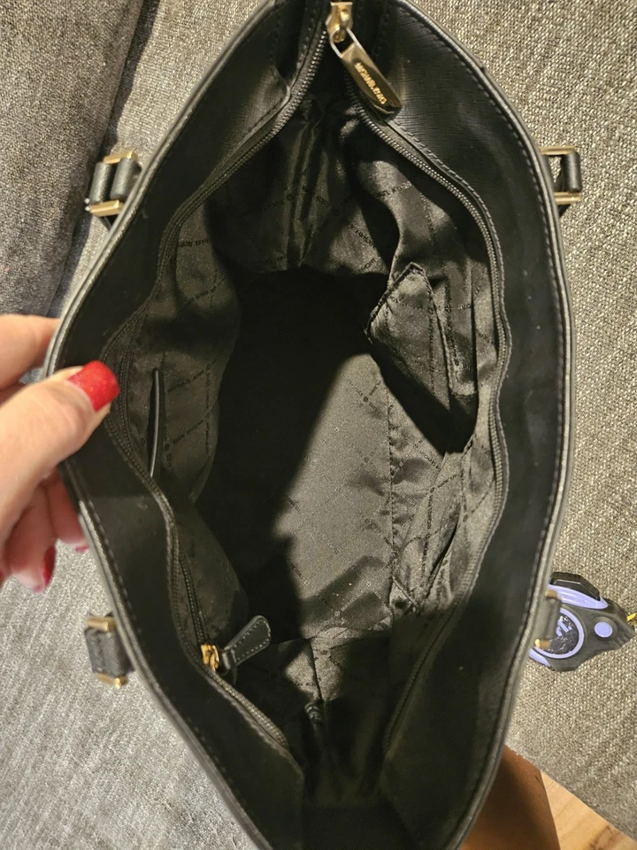 Bolso Cartera de Hombro Michael Kors Negro Firma Patrón MK Foto 4 de 4