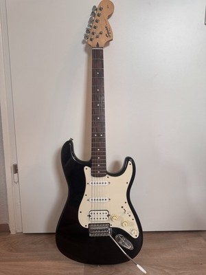 Squier by Fender Affinity Stratocaster HSS   Made in Indonesia - Schwarz