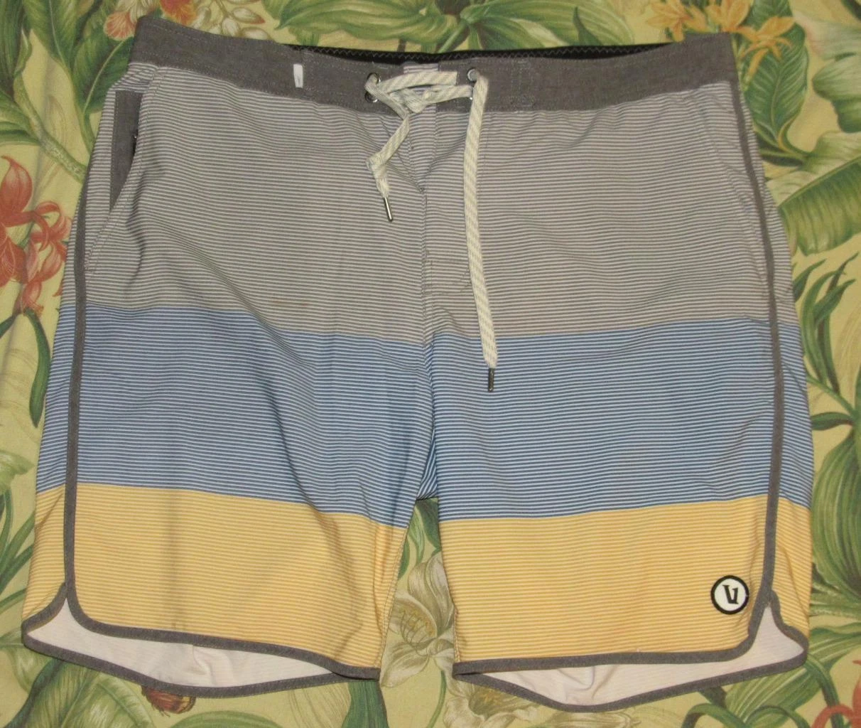 vuori cruise board shorts
