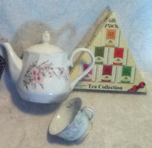 Vintage-NORITAKE-Cup-Unbrand-Tea-Pot-Built-In-Strainer-Petunia-Rose-GARDEN-PARTY