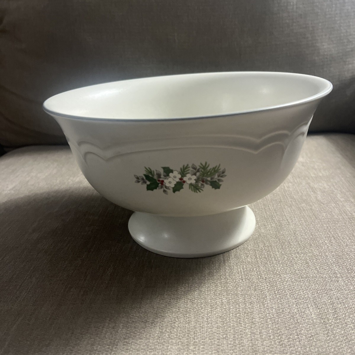 PFALTZGRAFF Stoneware CHRISTMAS HEIRLOOM Footed Pedestal Bowl
