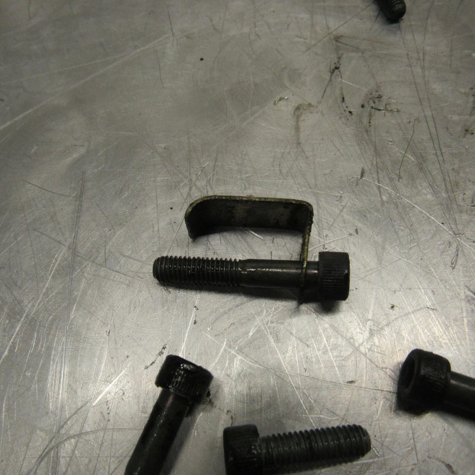 Kawasaki ZN1300 Voyager 1985 pernos de cárter de aceite herrajes 120P0635 Foto 2 de 4