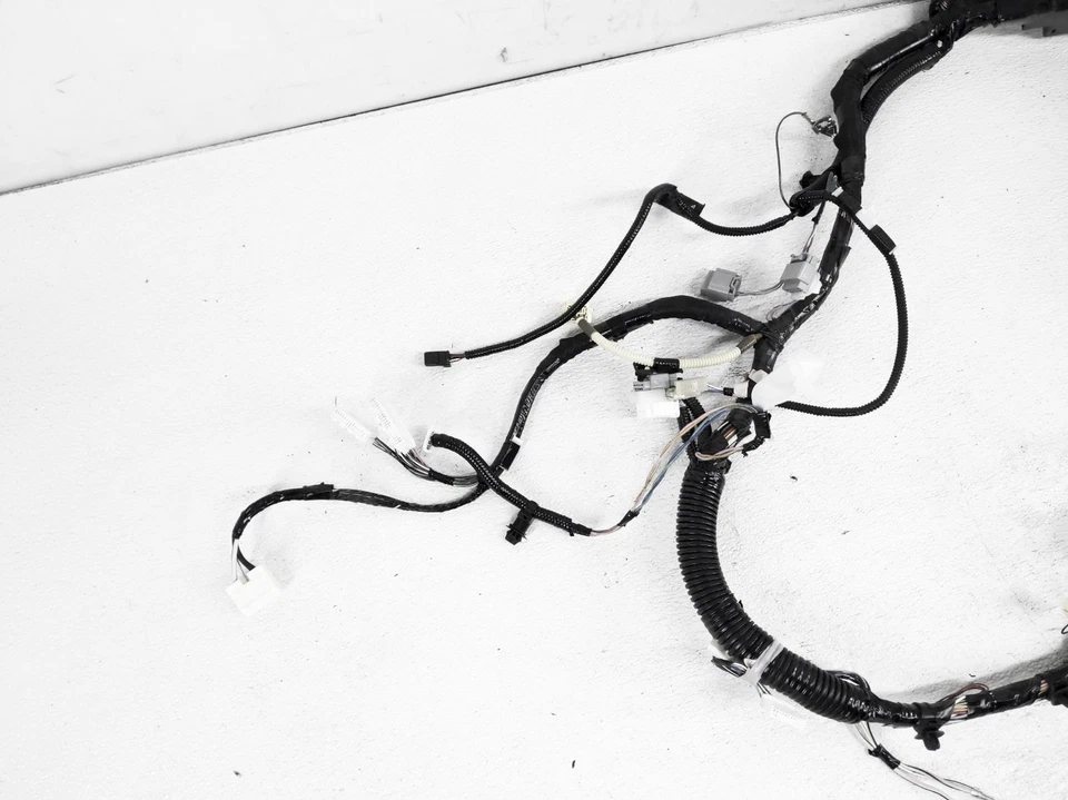 Arnés de cables para instrumentos Toyota Sienna 2017 82141-08F91 Foto 2 de 4