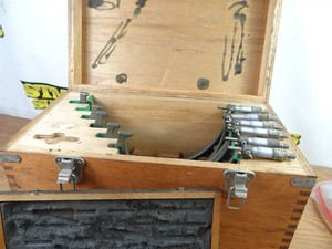 NICE MITUTOYO 6-12" MICROMETER SET COMPLETE W/ STANDARDS & CASE