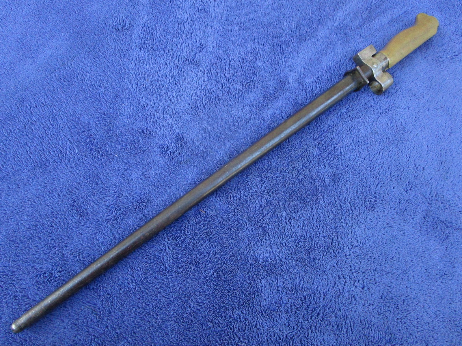 ORIGINAL  ANTIQUE M1886/93 FRENCH LEBEL "ROSALIE" SHORTENED BAYONET AND SCABBARD