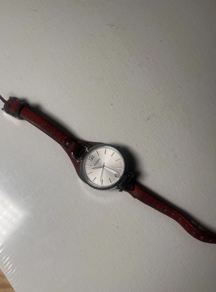 Reloj Fossil Plateado Esfera Blanca - Correa de Cuero Marrón, ¡Estilo Clásico! Foto 3 de 3