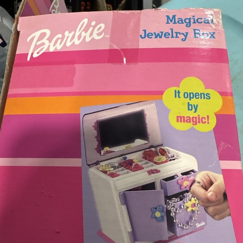Vintage Barbie Magical Jewelry Box With Magic Rings -rings Unlock The Drawers - Picture 6 of 8