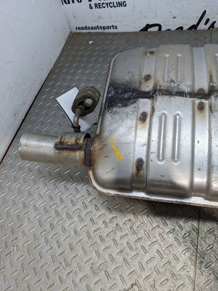 Tubo silenciador resonador delantero escape Chrysler Pacifica 2017-2025 3,6 L OEM Foto 4 de 4