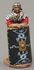 THOMAS GUNN ROMAN EMPIRE ROM042B 30TH LEGIONNAIRE LEANING ON SHIELD MIB