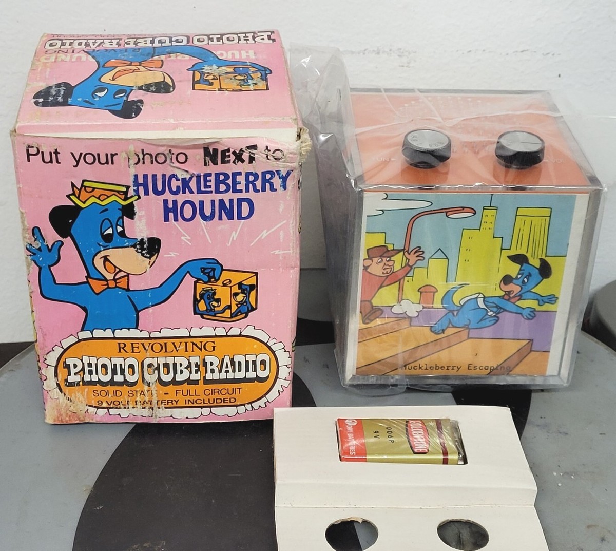 70s HUCKLEBERRY HOUND Cube Transistor Radio HANNA BARBERA Factory