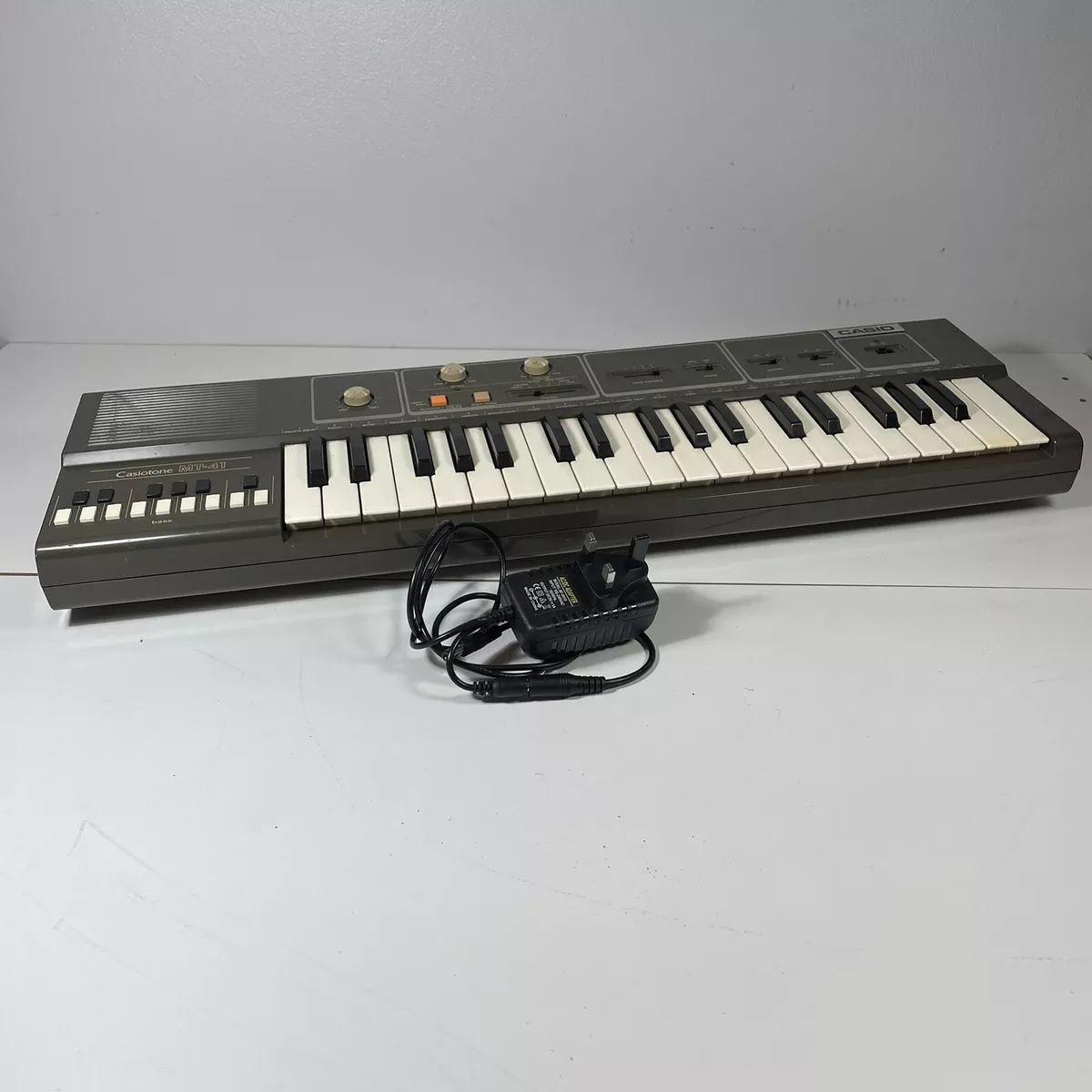 Casio MT 41 Electronic Keyboard Casiotone with Power Supply TESTED