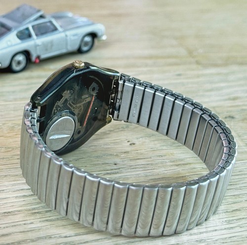 Swatch Originals GM126/7 BIG ROCK 1993 VTG Stainless Stretch Band 34mm Watch - Picture 2 of 3