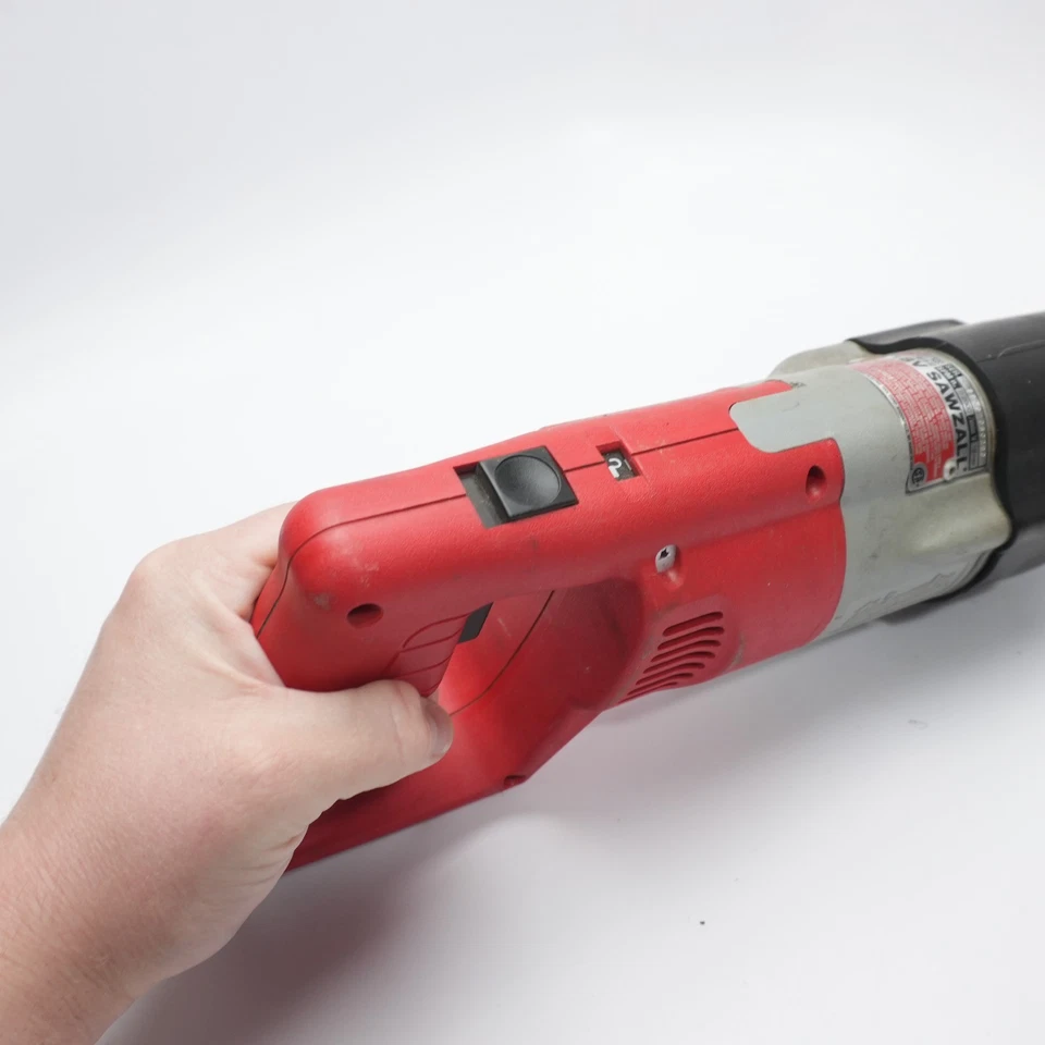 (NOT M18) NICE! MILWAUKEE POWER PLUS SAWZALL 6516-02, 18V TOOL ONLY (NOT M18) - Image 4 of 4