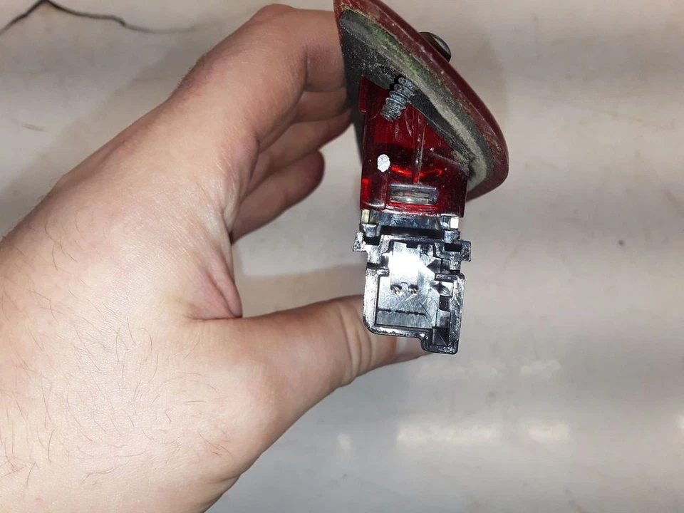 马自达 Tribute EP 2.3i 110kW 2005 后附加制动第三灯 2213AA9635  — 第 4/4 张图片