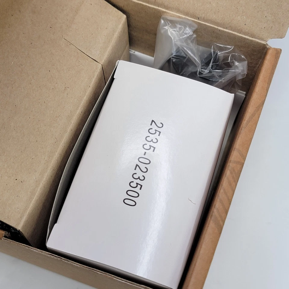 NEW - Kramer 105VB 1:5 Composite Video Distribution Amplifier & power supply - Image 4 of 4