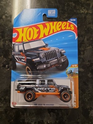 Hot Wheels  20 Jeep Gladiator Super Treasure Hunt (STH) In Protector