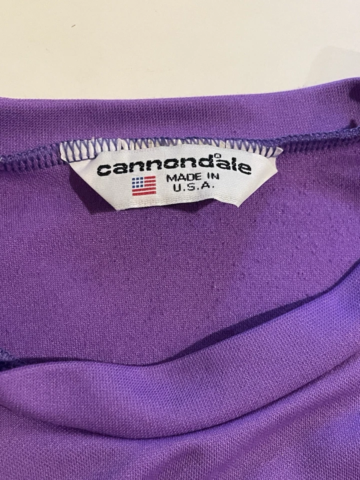 Camiseta deportiva de ciclismo Cannondale vintage talla pequeña púrpura, naranja, blanca para mujer Foto 3 de 4