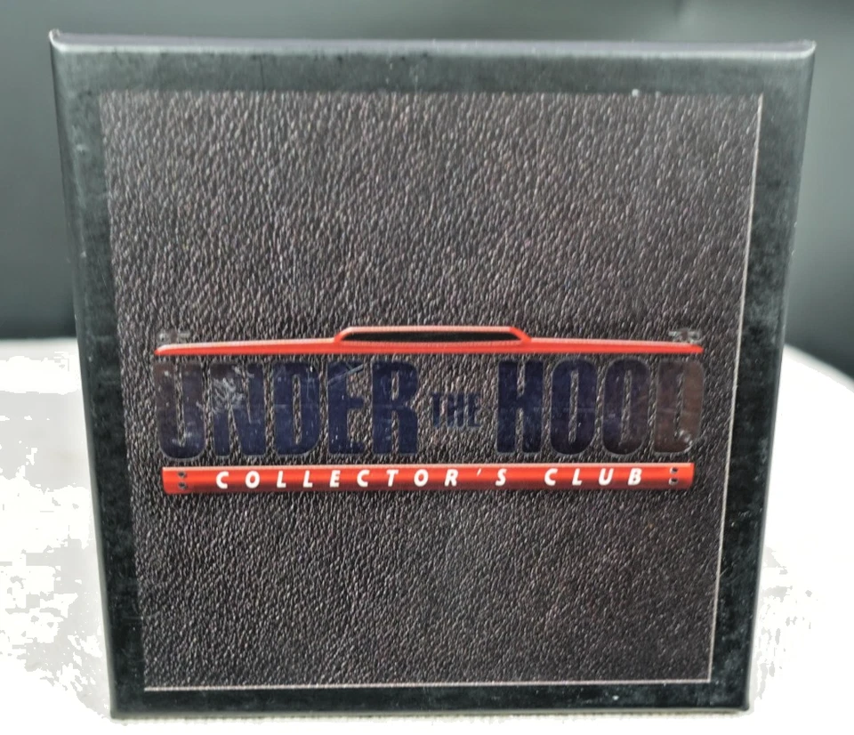 Greenlight Under The Hood 2009 Chevrolet Corvette Z06 Red 1/64 - Image 3 of 3