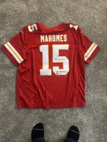 Kansas City Chiefs Patrick Mahomes #15 Autographed Red Original Football Jersey