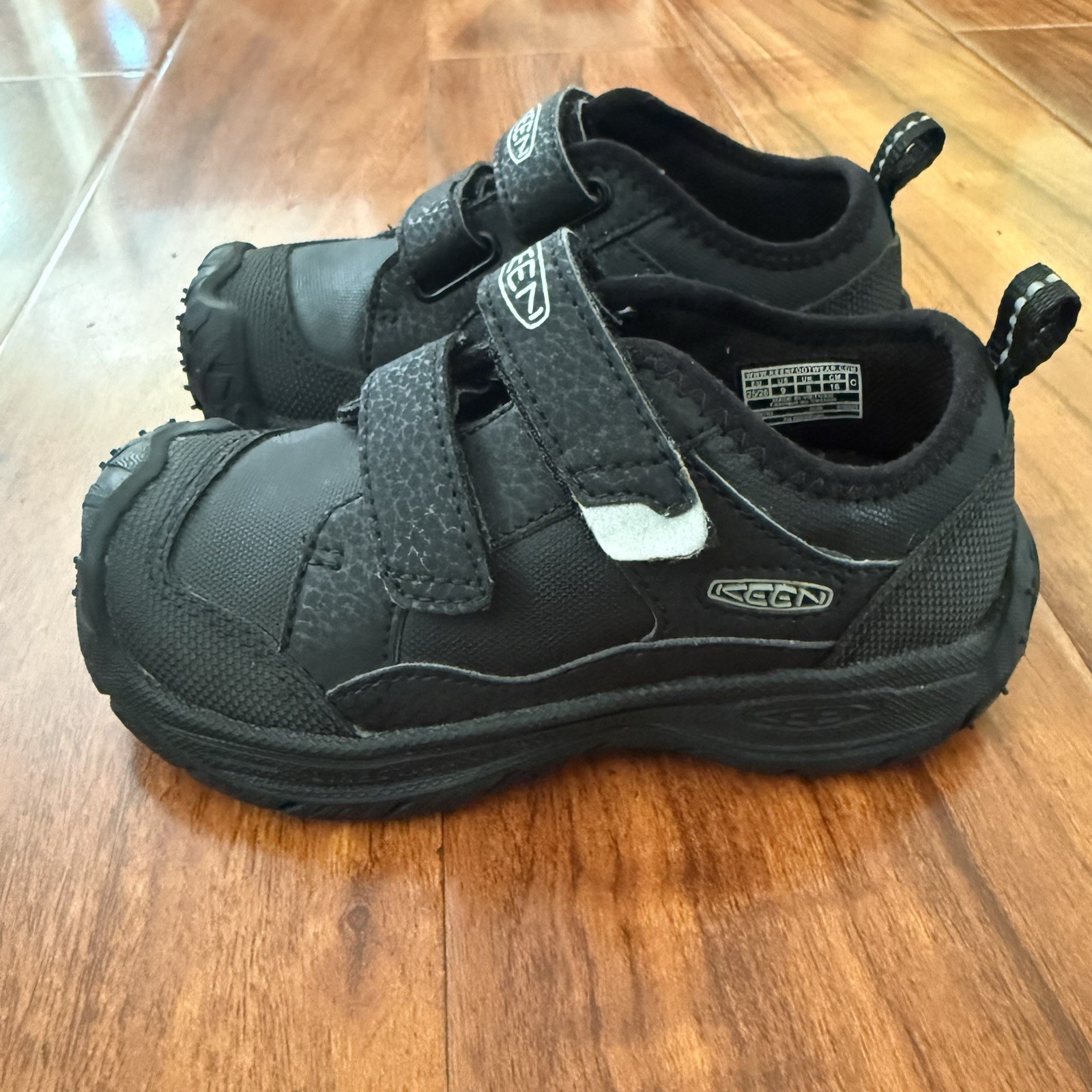 Sandalo KEEN ragazzo Speed Hound nero taglia 9 lavabile in lavatrice escursionismo comodo NUOVO