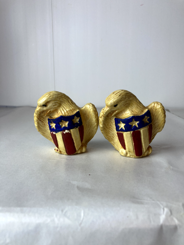 Vintage Eagle with american flag crest salt and pepper shakers - Picture 8 of 8