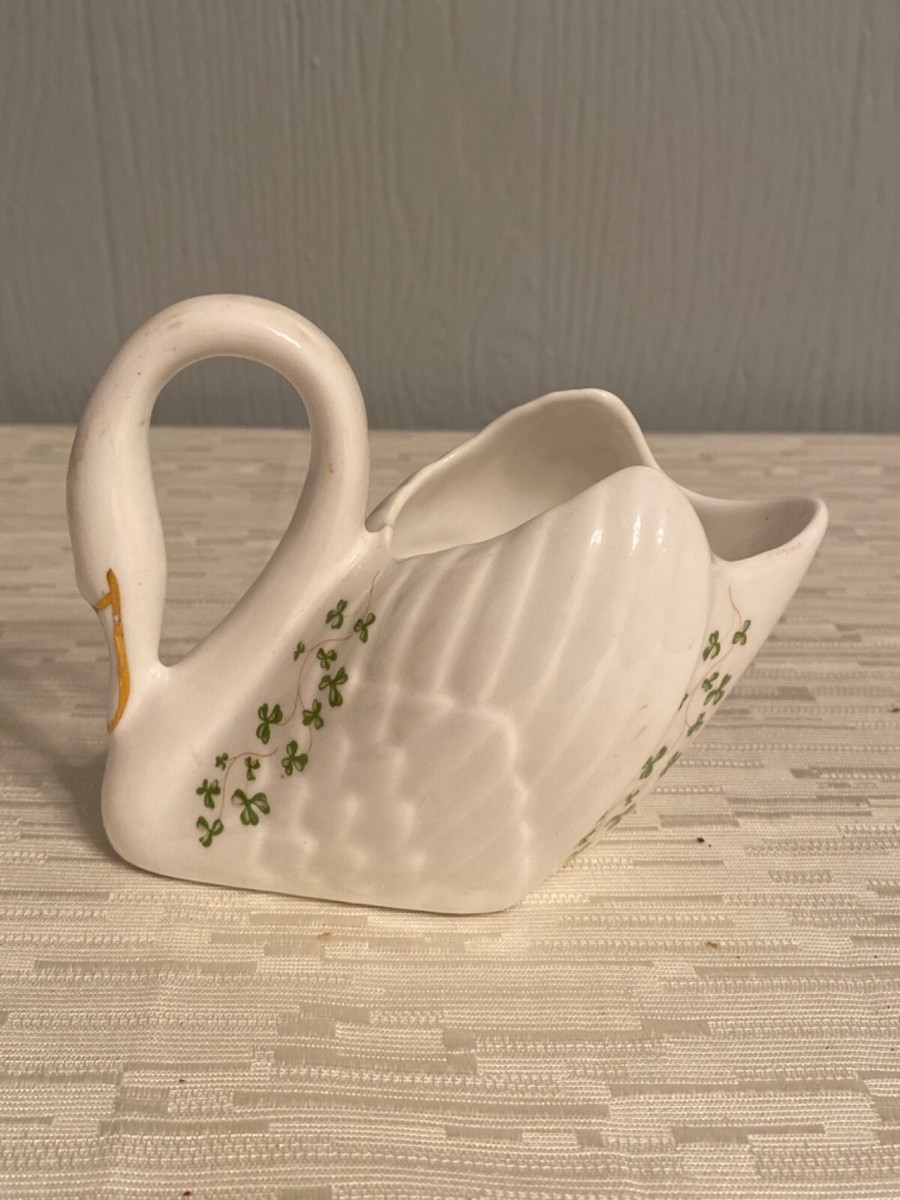 新品タグ付き！レア品！！ファンシースワン（Fancy Swan） Royal Tara Fine Bone China Swan and Shamrocks vase Size 6