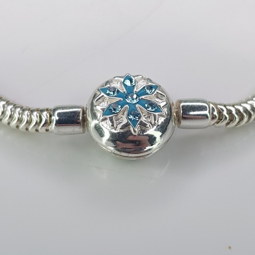 NEW Sterling Silver 925 Charm Bracelet Blue Snow Flake Gemstone Lock 18cm - Picture 9 of 22