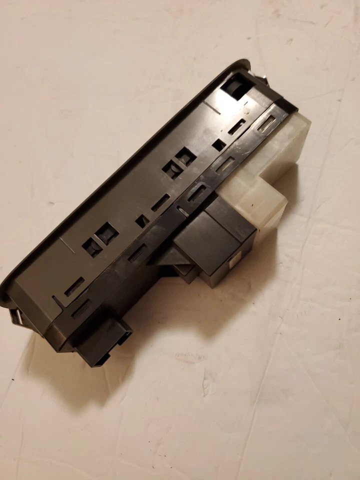 Interruptor de ventana principal del conductor delantero izquierdo Suzuki Grand Vitara 1999 2004 OEM Foto 4 de 4