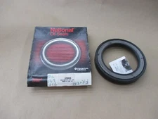 370065A NATIONAL SEAL TRUCK PARTS      NOS