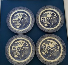 Set of 4 Vintage Cburchill England Blue Willow 10 1/4" Dinner Plates