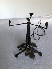 Pied de lampe Art Nouveau fer forgé/Art nouveau wrought iron lamp base.