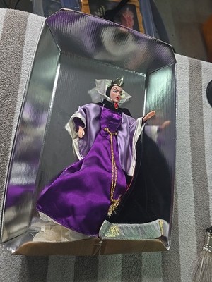 Disney Villains WICKED QUEEN Snow White's Evil Queen Doll - Box Has Damaged Wear