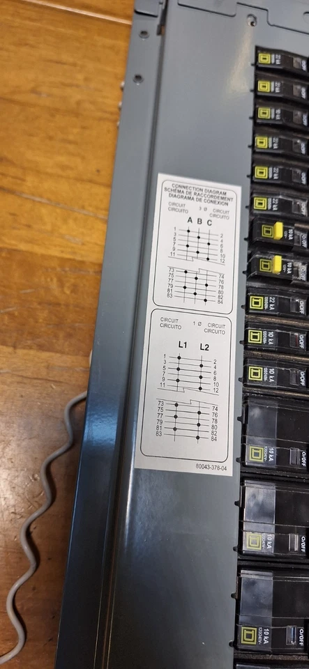 Panel interior Square D NQ442L2C + interruptores - 225A 42-espacio trifásico - usado Foto 4 de 4