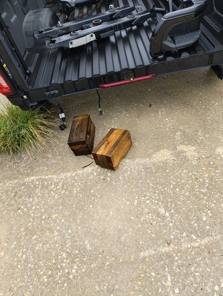 2022 黑色 GMC Denali Sierra 3500 床、尾门、鹅颈挂接、接收器挂接 — 第 3/4 张图片